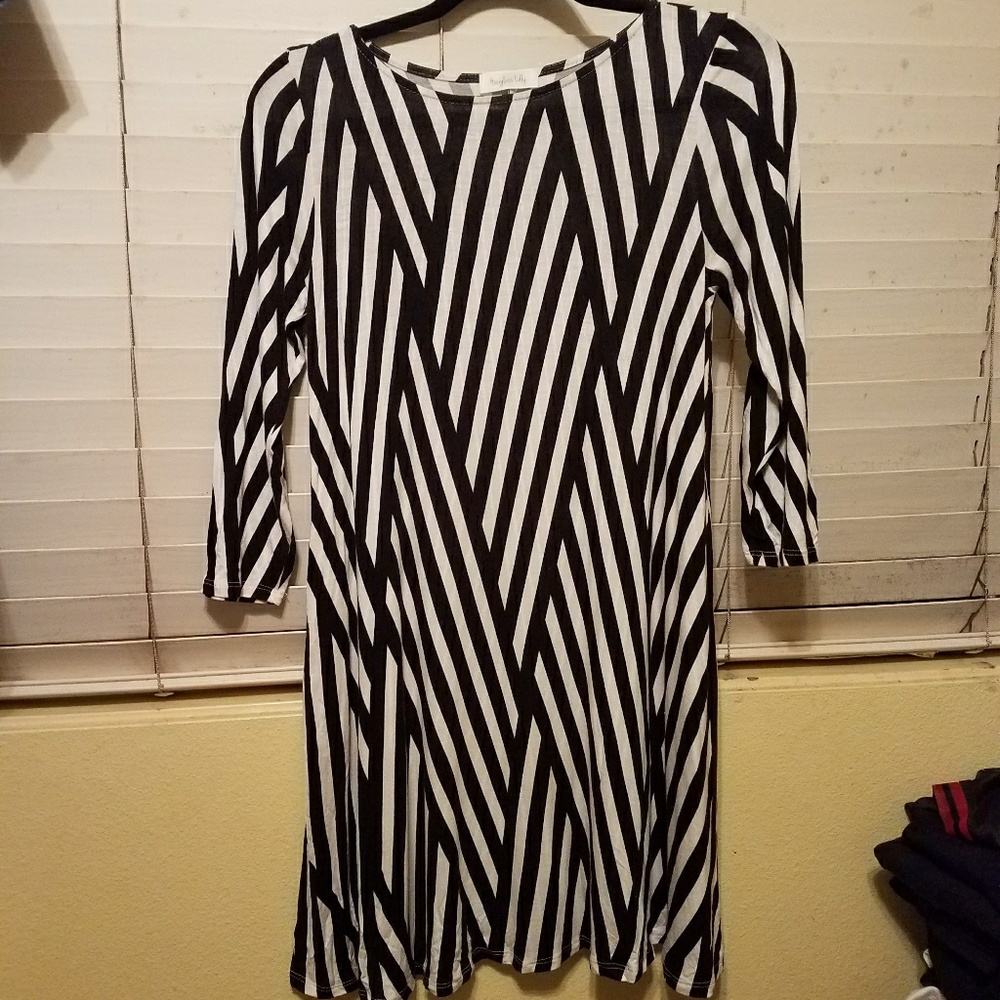 Hourglass Lilly Dress *offers welcome